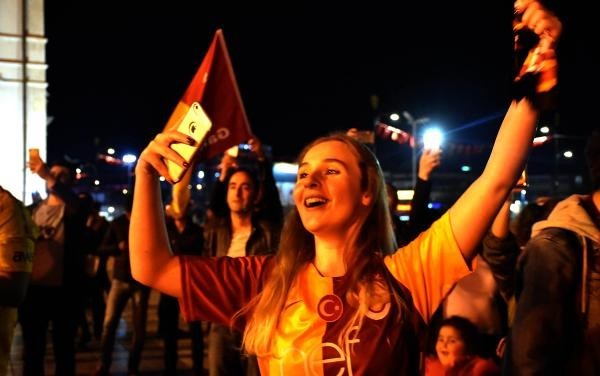 Türkiye'nin dört bir yanında kutlama! Şampiyonluk coşkusu