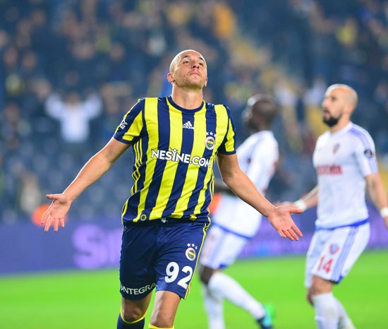 Fener'de 12 futbolcunun sözleşmeleri sona eriyor