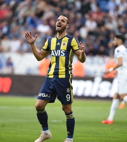 Fener'de 12 futbolcunun sözleşmeleri sona eriyor