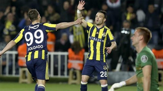 Fener'de 12 futbolcunun sözleşmeleri sona eriyor