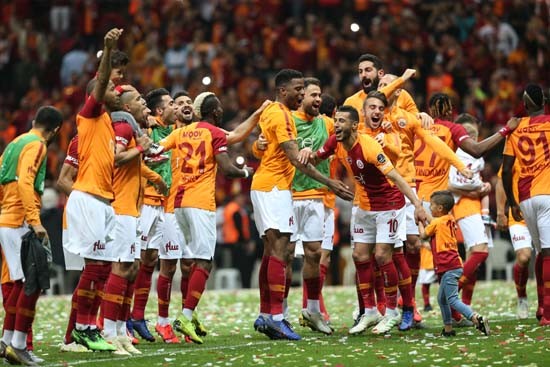 Galatasaray'dan 3 bomba birden...