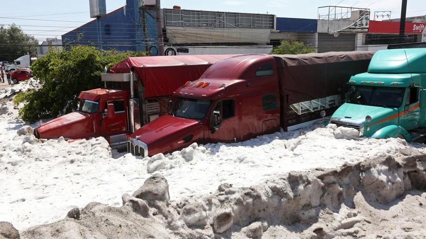 30 derecede dolu yağdı