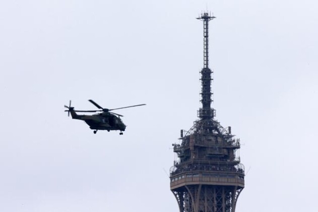 Paris'te gövde gösterisi! 