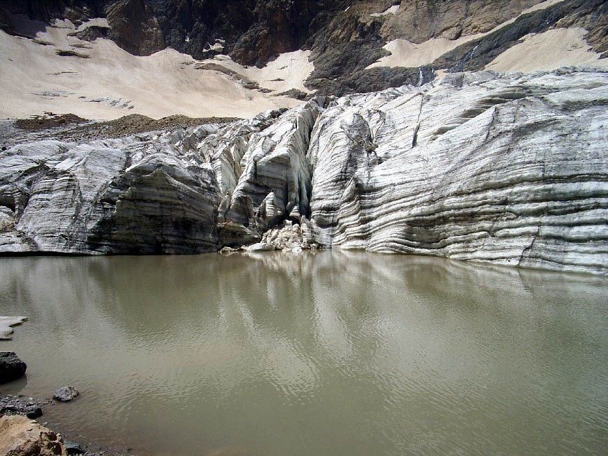 Hakkari'de 20 bin yıllık Cilo buzları eriyor