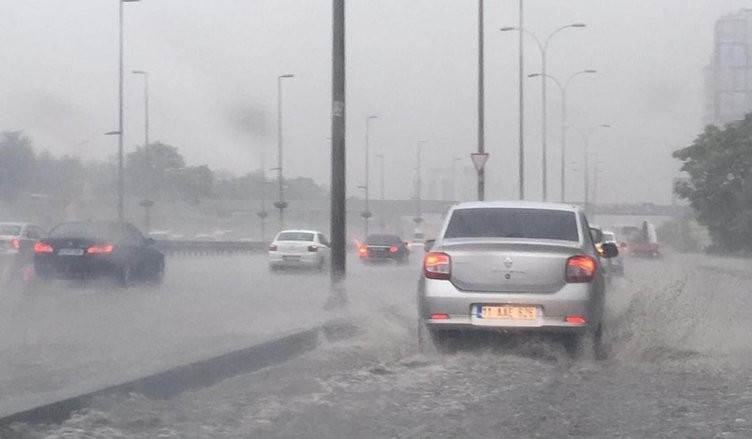 İstanbul'u şiddetli yağış vurdu!