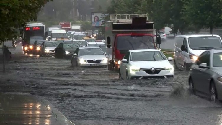 İstanbul'u şiddetli yağış vurdu!