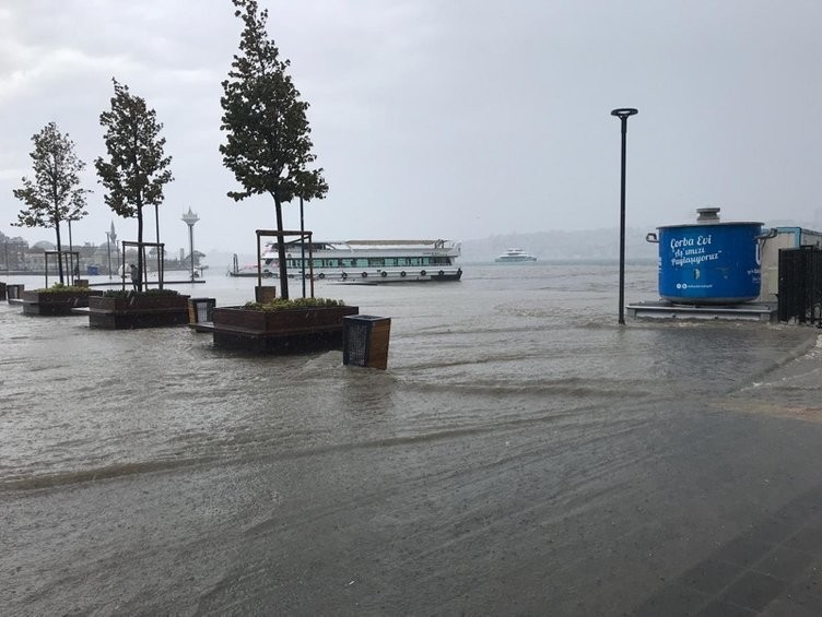 İstanbul'u şiddetli yağış vurdu!