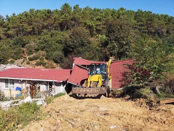 İstanbul'da yüzlerce kaçak yapı yıkıldı