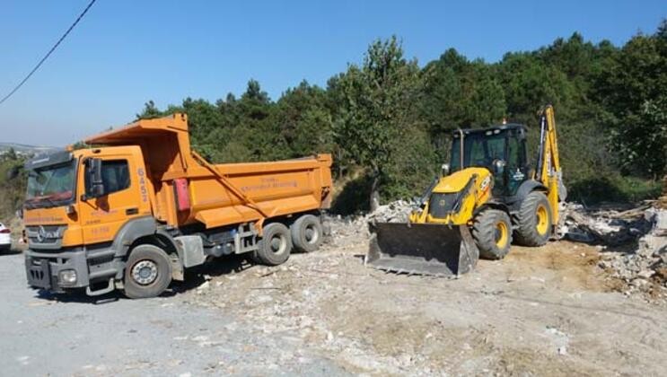 İstanbul'da yüzlerce kaçak yapı yıkıldı