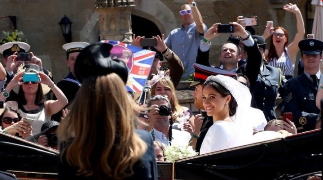 Prens Harry ve Meghan Markle ülkeyi terk ediyor iddiası