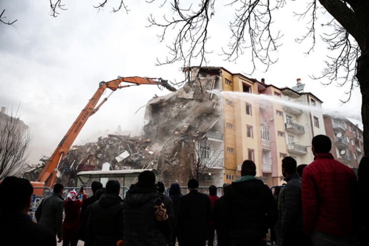 Deprem uzmanından açıklama: 30 kilometre kırılma var!