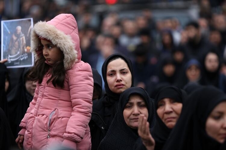 Süleymani'nin cenaze töreninde intikam yemini