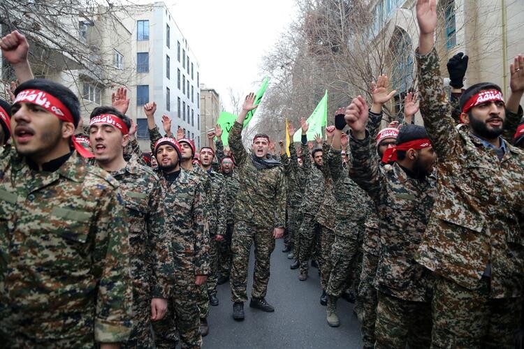 Süleymani'nin cenaze töreninde intikam yemini