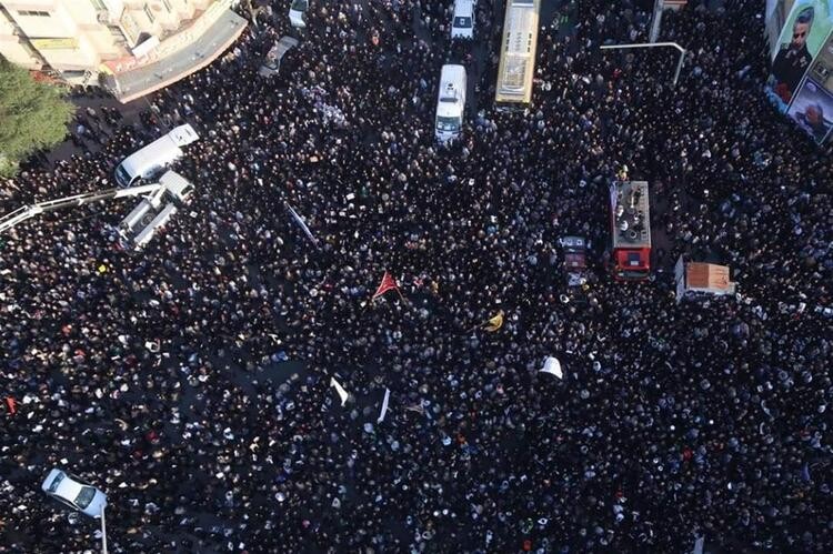 Süleymani'nin cenaze töreninde intikam yemini