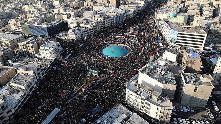 Süleymani'nin cenazesinde CNN muhabirinin zor anları