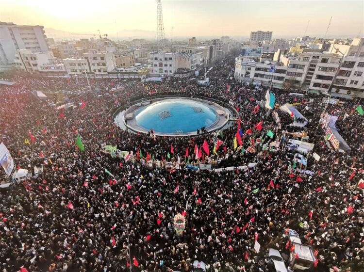 Süleymani'nin cenazesinde CNN muhabirinin zor anları