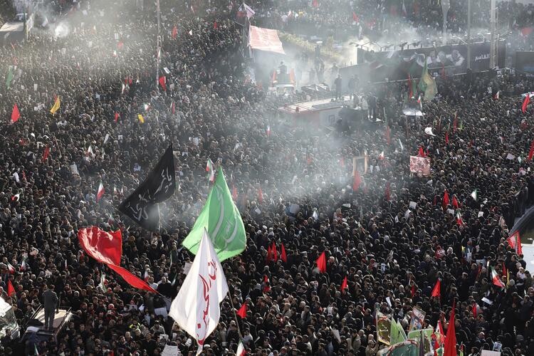 Süleymani'nin cenazesinde CNN muhabirinin zor anları