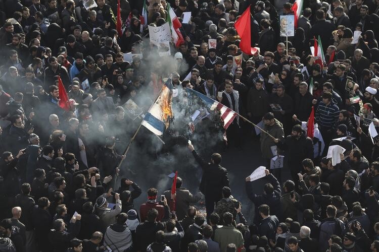 Süleymani'nin cenazesinde CNN muhabirinin zor anları