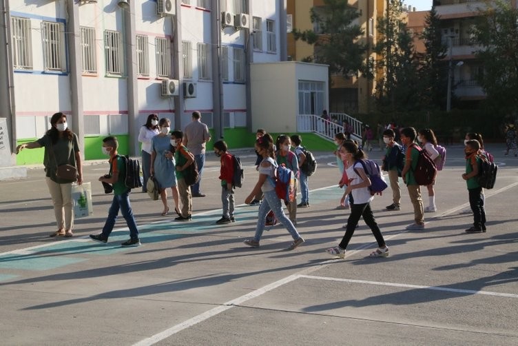 Yüz yüze eğitimden ilk görüntüler