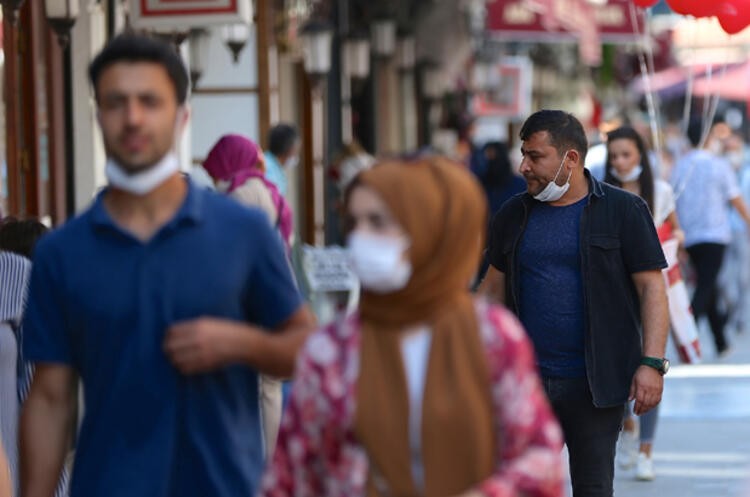 Maske takmayanlara 3 gün karantina ve para cezası