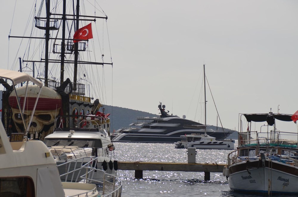 Lüks yat Bodrum'a demir attı! 450 bin TL'lik akaryakıt ikmali