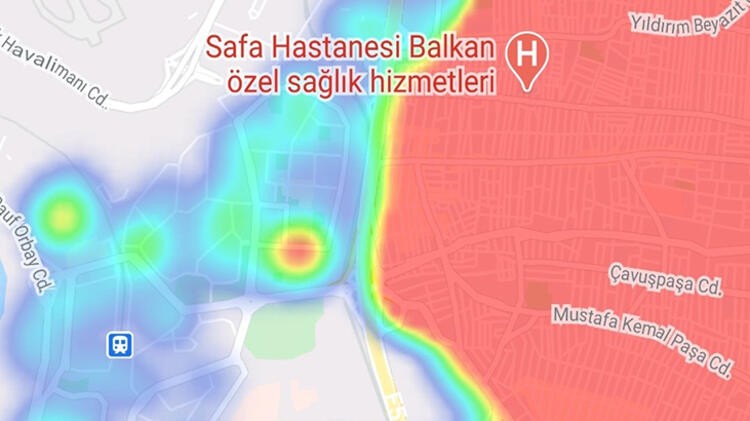 İstanbul'da inanılmaz görüntü! Bir cadde ayırıyor...