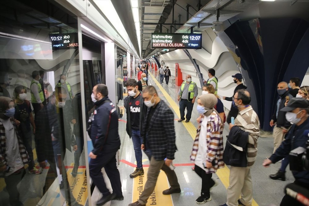 Mecidiyeköy-Mahmutbey Metrosunda seferler başladı