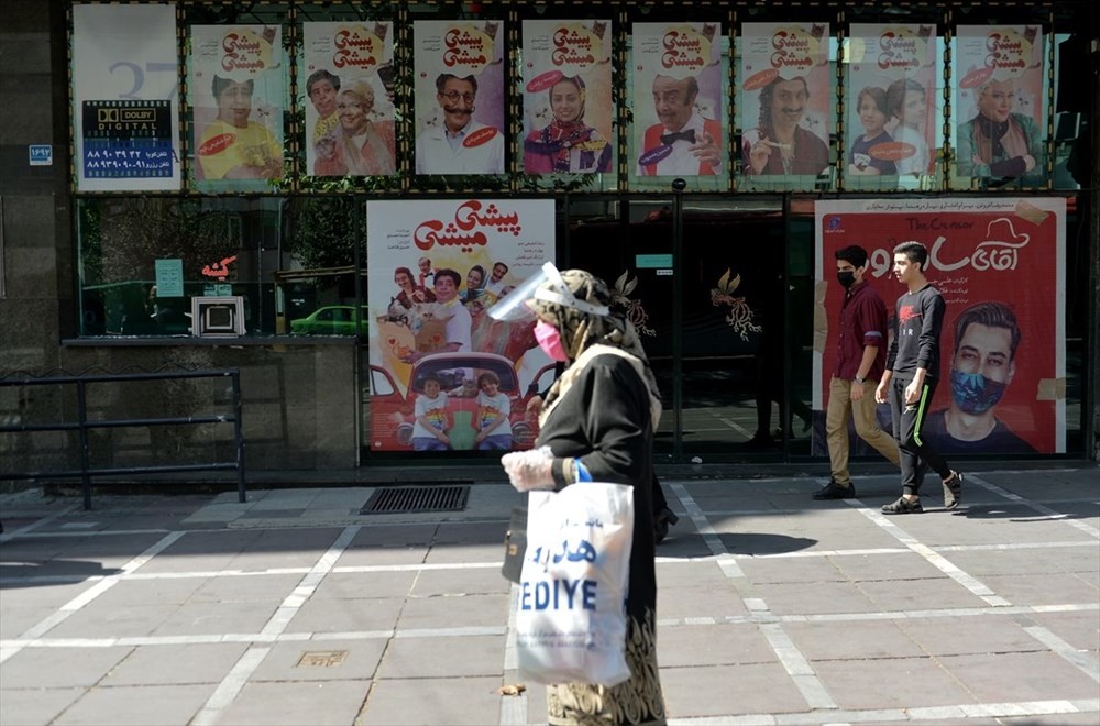 İran'da sinema ve tiyatro salonları ile müzeler yeniden kapatıldı