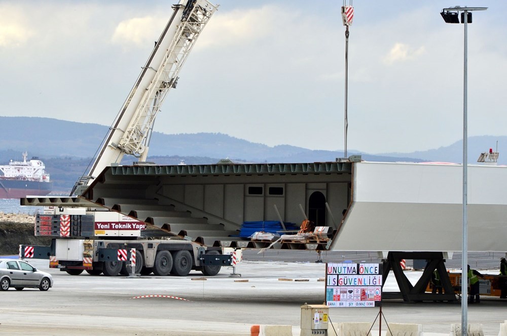 Simgelerin Köprüsünün ilk tabliyesi Çanakkale'ye ulaştı