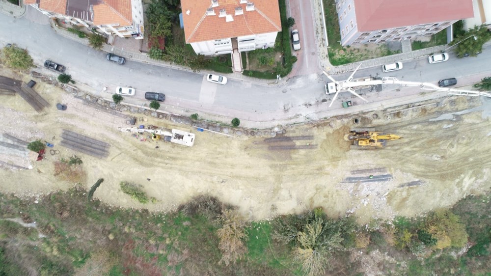 Avcılar'daki yer kaymasına 736 beton kazıkla önlem