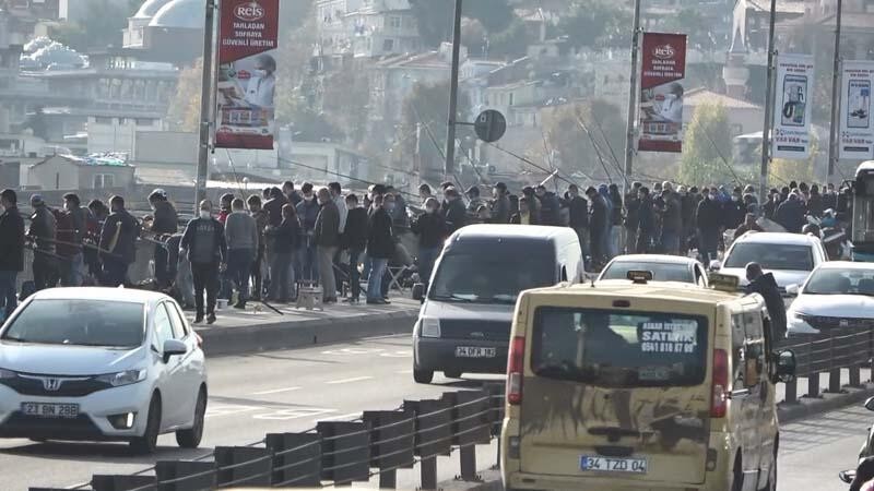 İstanbul'da korkutan görüntüler: Sosyal mesafe hiçe sayıldı