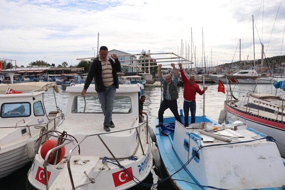 Seferihisar'da tsunami korkusu nedeniyle balıkçılar, denize açılmıyor