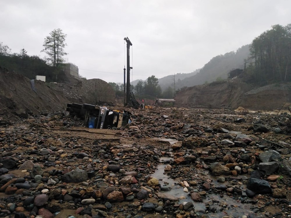 Giresun'da şantiyeyi sel bastı