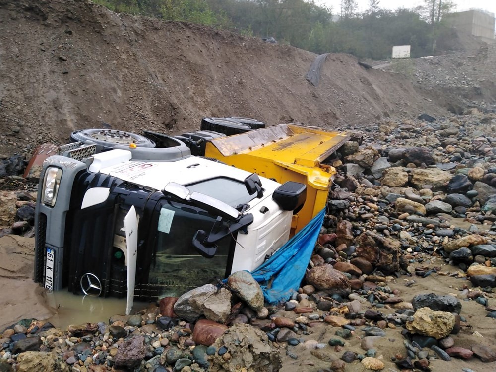 Giresun'da şantiyeyi sel bastı