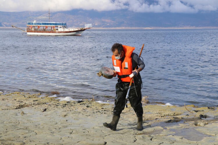 'Gölden gaz çıkışı' incelendi