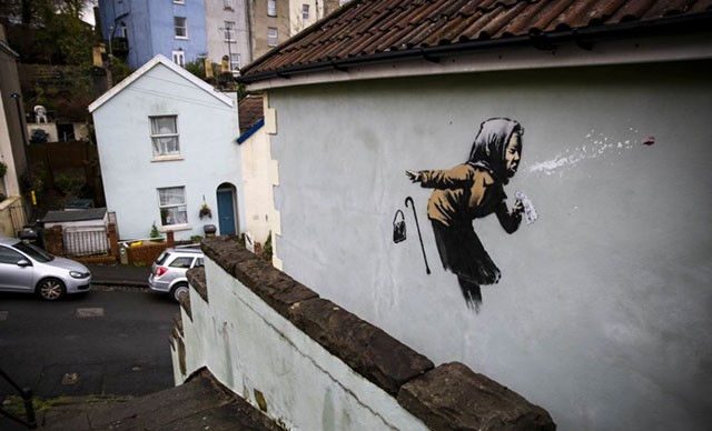 Banksy’nin son eserini duvarına yaptığı evin fiyatı 17 kat arttı