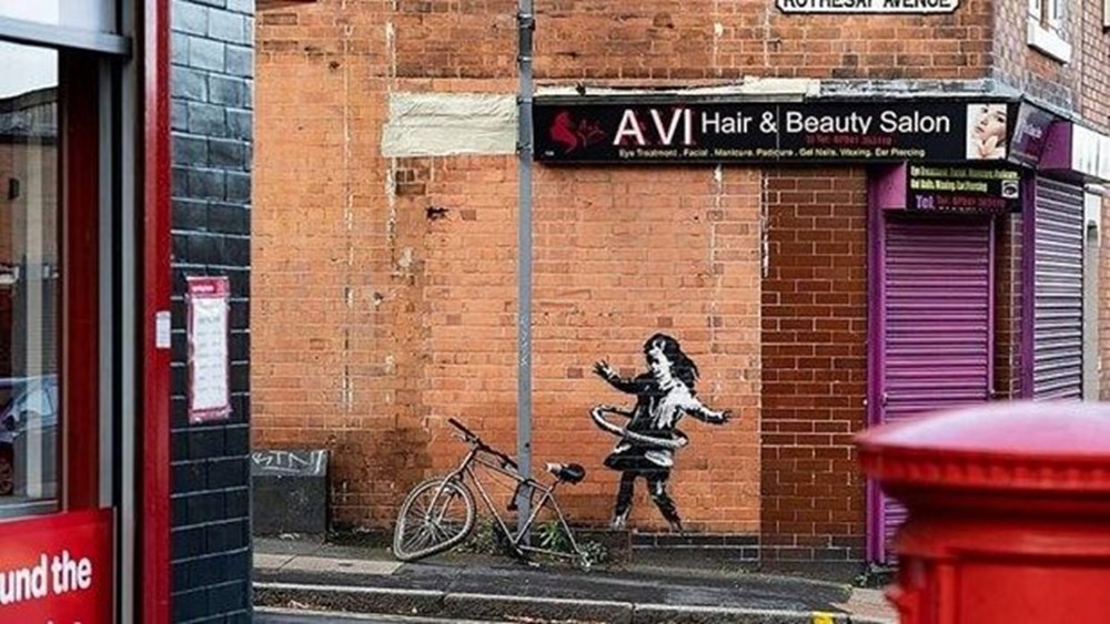 Banksy’nin son eserini duvarına yaptığı evin fiyatı 17 kat arttı