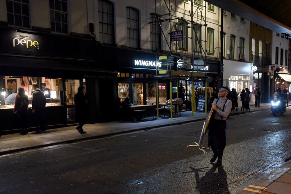 Londra'da üçüncü aşama önlemler uygulanmaya başladı