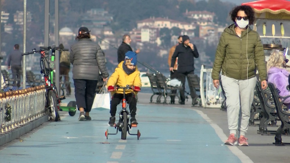 Mavi boyalı bisiklet yollarında büyük tehlike