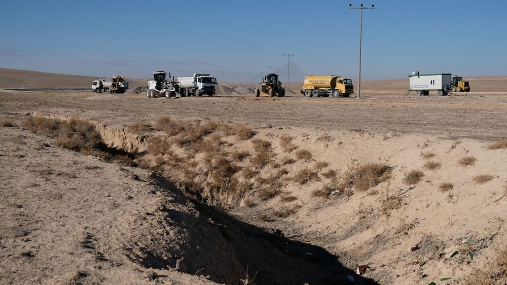 Obruğun üzerinden geçen yol taşınacak