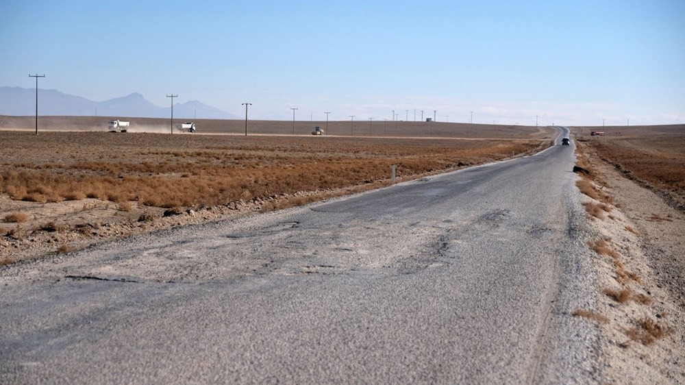 Obruğun üzerinden geçen yol taşınacak