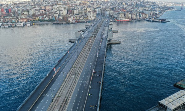 Meydanlar, caddeler boş kaldı