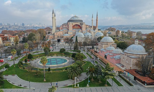 Meydanlar, caddeler boş kaldı