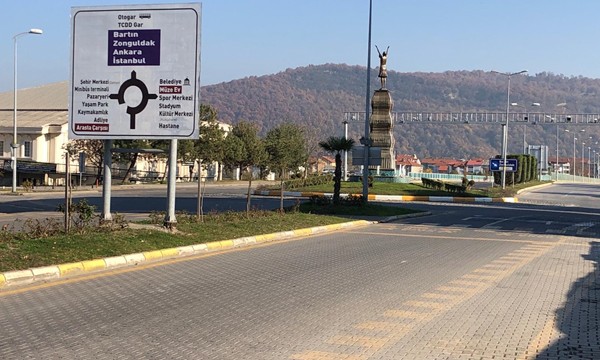 Meydanlar, caddeler boş kaldı