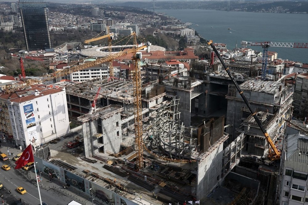 Atatürk Kültür Merkezi Taksim'de yükselmeye başladı 