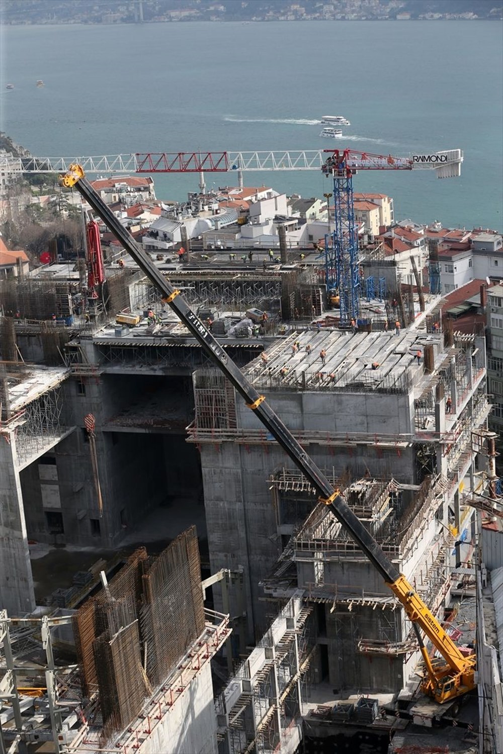 Atatürk Kültür Merkezi Taksim'de yükselmeye başladı 