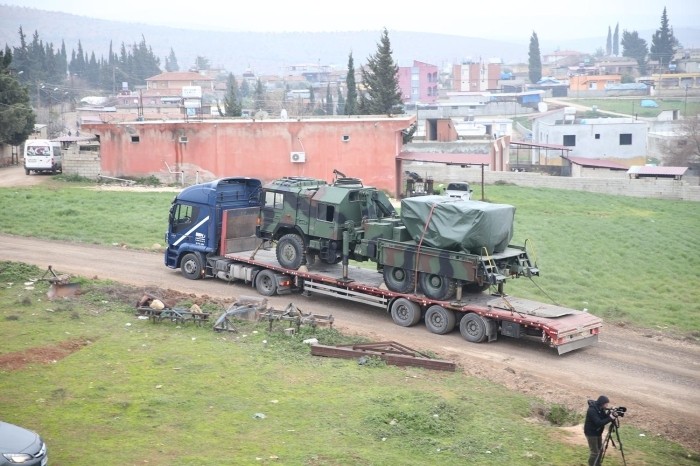 Suriye sınırına çok namlulu roketatarlar sevk edildi