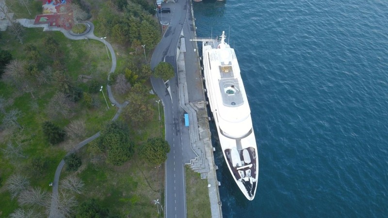 32 milyon Euro'luk yat 'Coral Ocean' İstanbul Boğazı'na demir attı