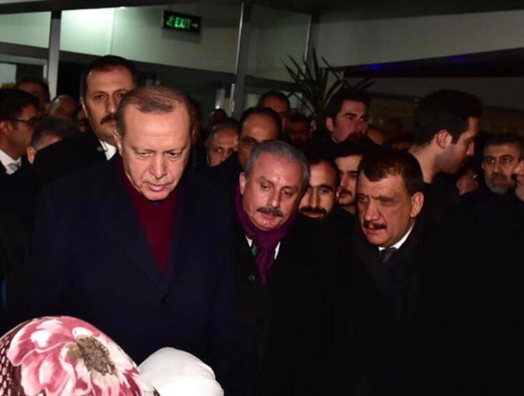 Cumhurbaşkanı Erdoğan yeni otoyolu makam aracıyla test etti