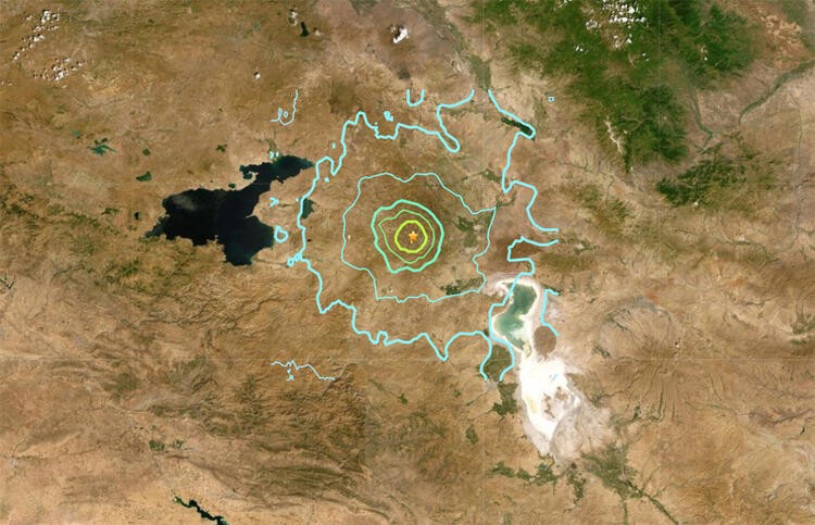 İran'da deprem oldu! Van'da onlarca ev yıkıldı